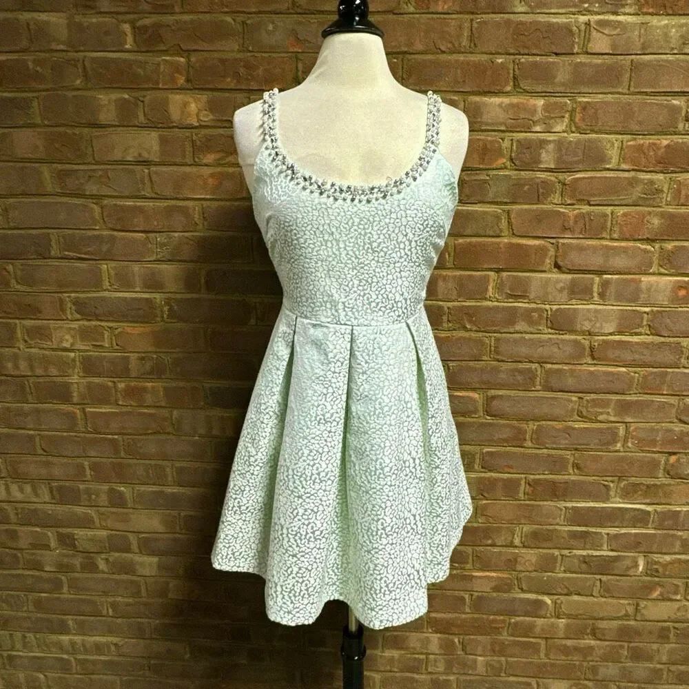 Miami Women’s Mint Print Sleeveless Pearl Jeweled Dress Sz Med